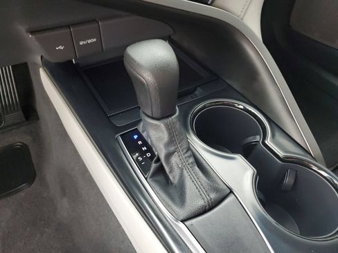 Used 2020 Toyota Camry LE FWD image 18