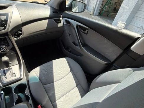 Used 2013 Hyundai Elantra GLS w/ Preferred Pkg FWD image 23