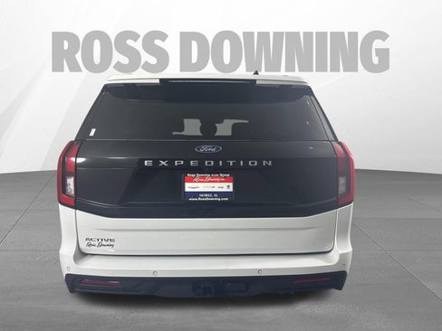 Used 2025 Ford Expedition Active AWD/4WD image 5