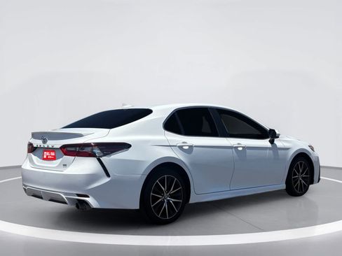 Used 2021 Toyota Camry SE FWD image 4