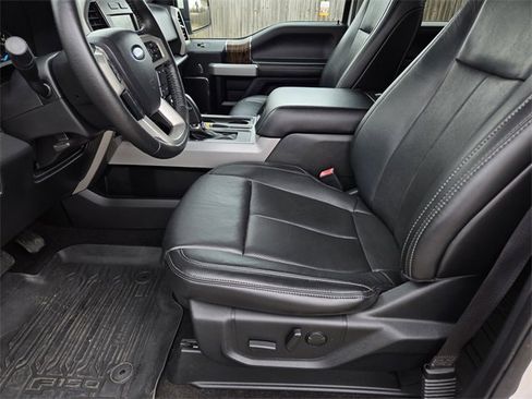 Used 2019 Ford F150 Lariat w/ Trailer Tow Package image 21