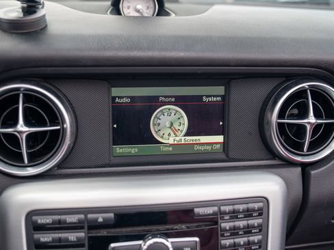 Used 2015 Mercedes-Benz SLK 250 image 18