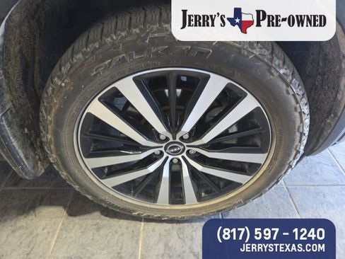 Used 2023 Nissan Pathfinder Platinum w/ Lighting Package (N92) image 4