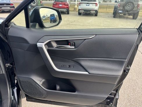 Used 2023 Toyota RAV4 XLE Premium image 36