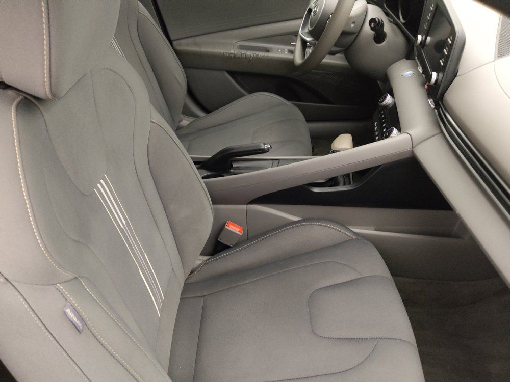 Used 2021 Hyundai Elantra SEL FWD image 21