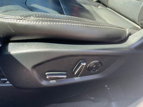 Used 2018 Ford Explorer Limited w/ Equipment Group 301A AWD/4WD image 28