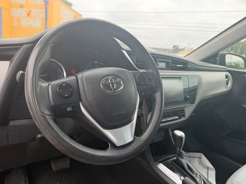 Used 2017 Toyota Corolla LE w/ LE Premium Package FWD image 11