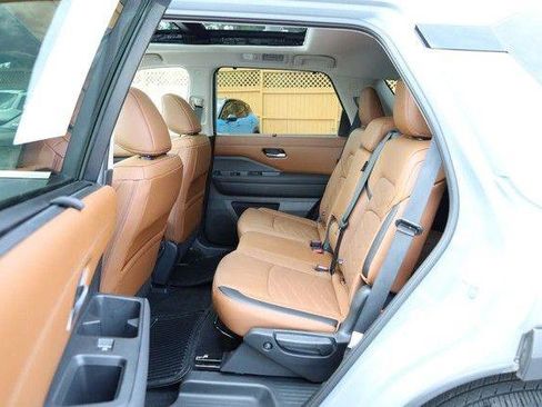 Used 2025 Nissan Pathfinder Platinum w/ Cargo Package FWD image 26