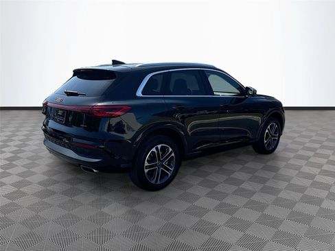 Certified 2025 Audi Q5 Premium w/ Convenience Package AWD/4WD image 7