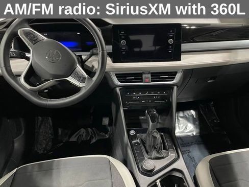 Used 2025 Volkswagen Taos SE image 16