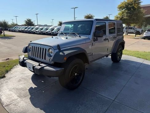 Used 2018 Jeep Wrangler Unlimited Sport S AWD/4WD image 3