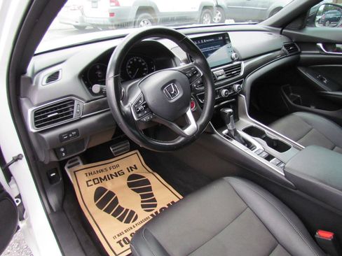 Used 2022 Honda Accord Sport image 9