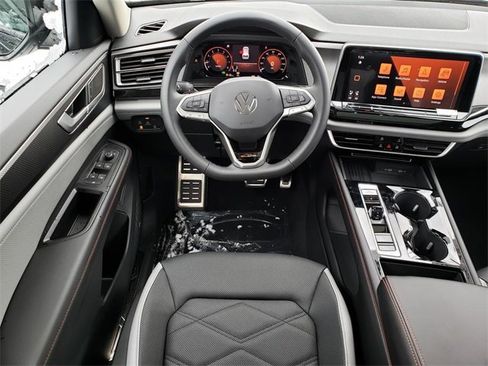 New 2026 Volkswagen Atlas Peak Edition image 10