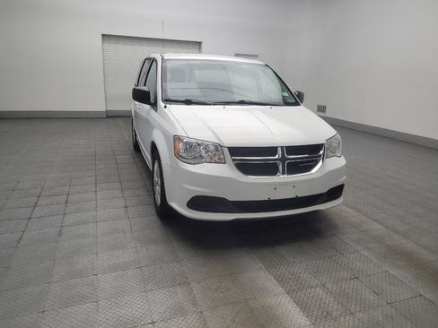 Used 2018 Dodge Grand Caravan SE w/ UConnect Hands-Free Group FWD image 13