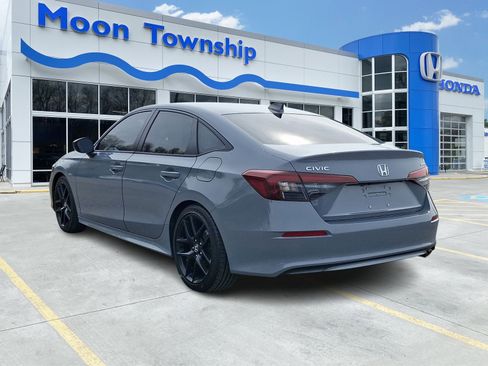 Used 2025 Honda Civic Sport image 4
