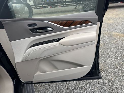 Used 2023 Cadillac Escalade Premium Luxury Platinum image 14