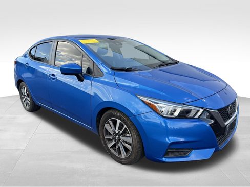 Used 2022 Nissan Versa SV FWD image 3