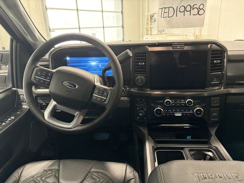 New 2026 Ford F250 Lariat w/ Black Appearance Package AWD/4WD image 27