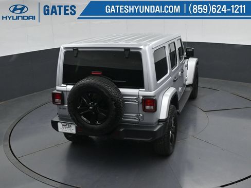 Used 2022 Jeep Wrangler Unlimited Sahara AWD/4WD image 44