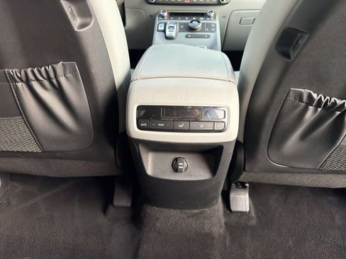 Used 2025 Hyundai Palisade SEL FWD image 23