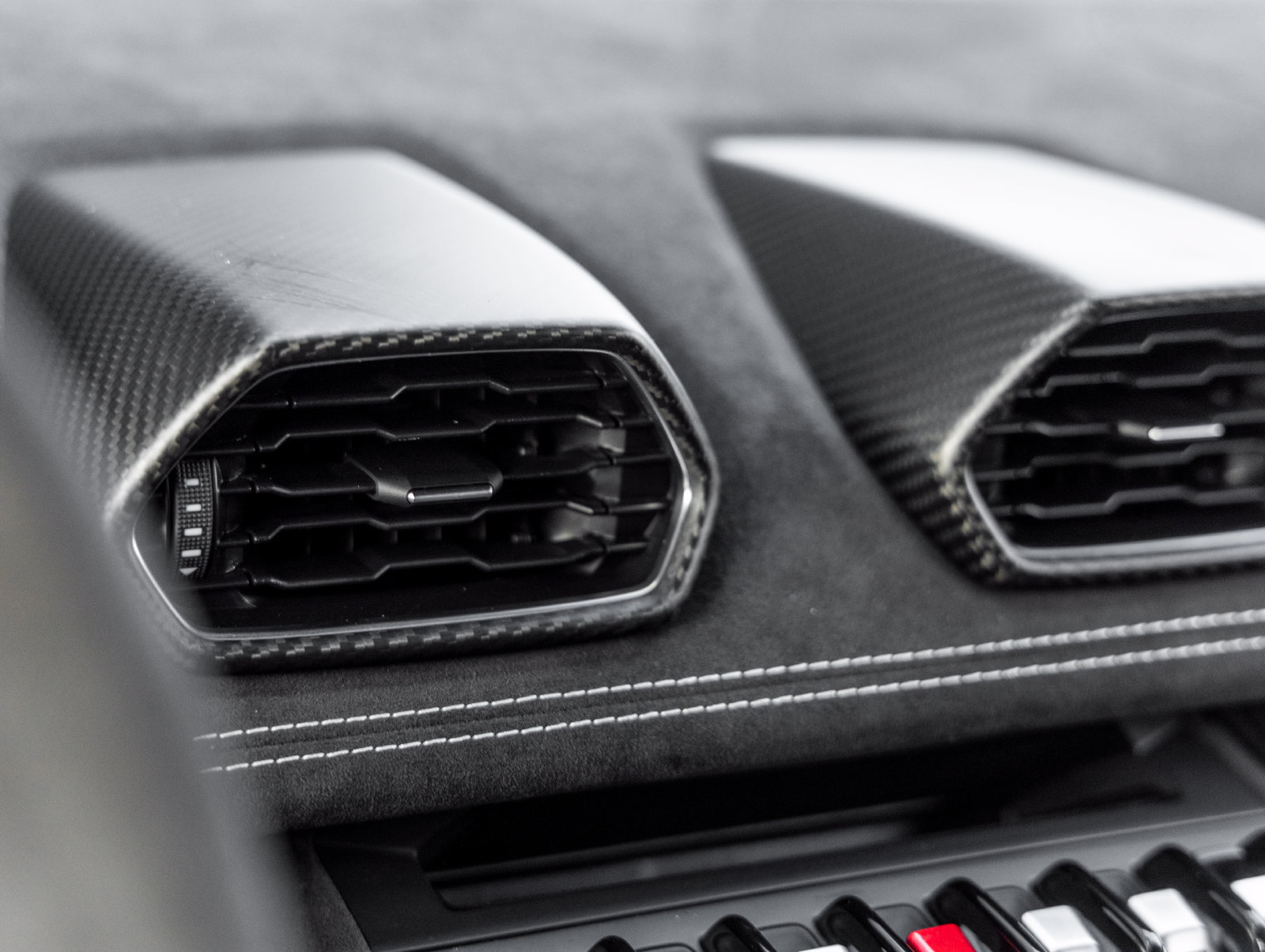 Used 2023 Lamborghini Huracan Tecnica RWD image 32