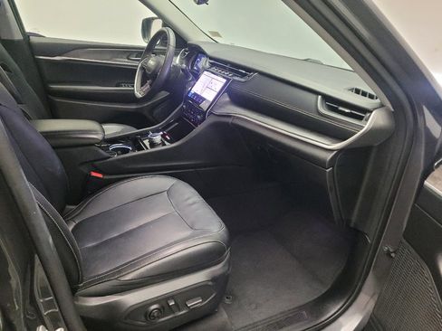 Used 2023 Jeep Grand Cherokee Limited AWD/4WD image 21
