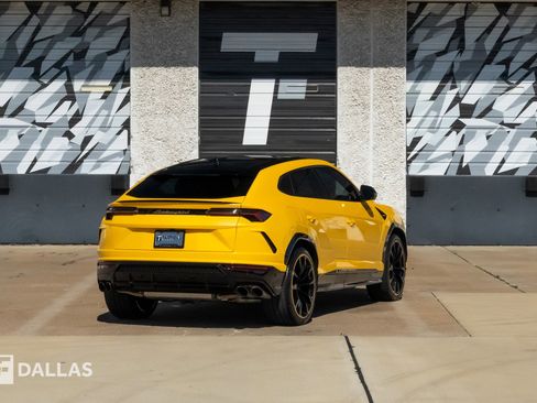 Used 2021 Lamborghini Urus image 15
