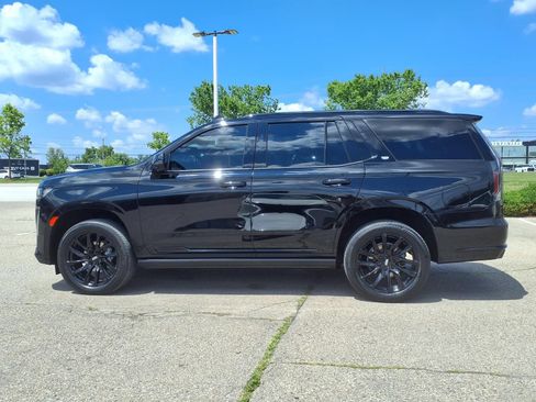 Used 2023 Cadillac Escalade Sport w/ LPO, ONYX Package AWD/4WD image 7