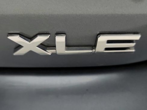 Certified 2024 Toyota Highlander XLE FWD image 48