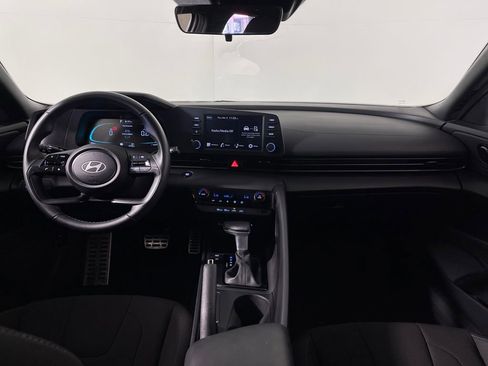 Certified 2025 Hyundai Elantra Sport image 14