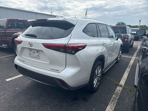 Used 2020 Toyota Highlander Limited FWD image 7