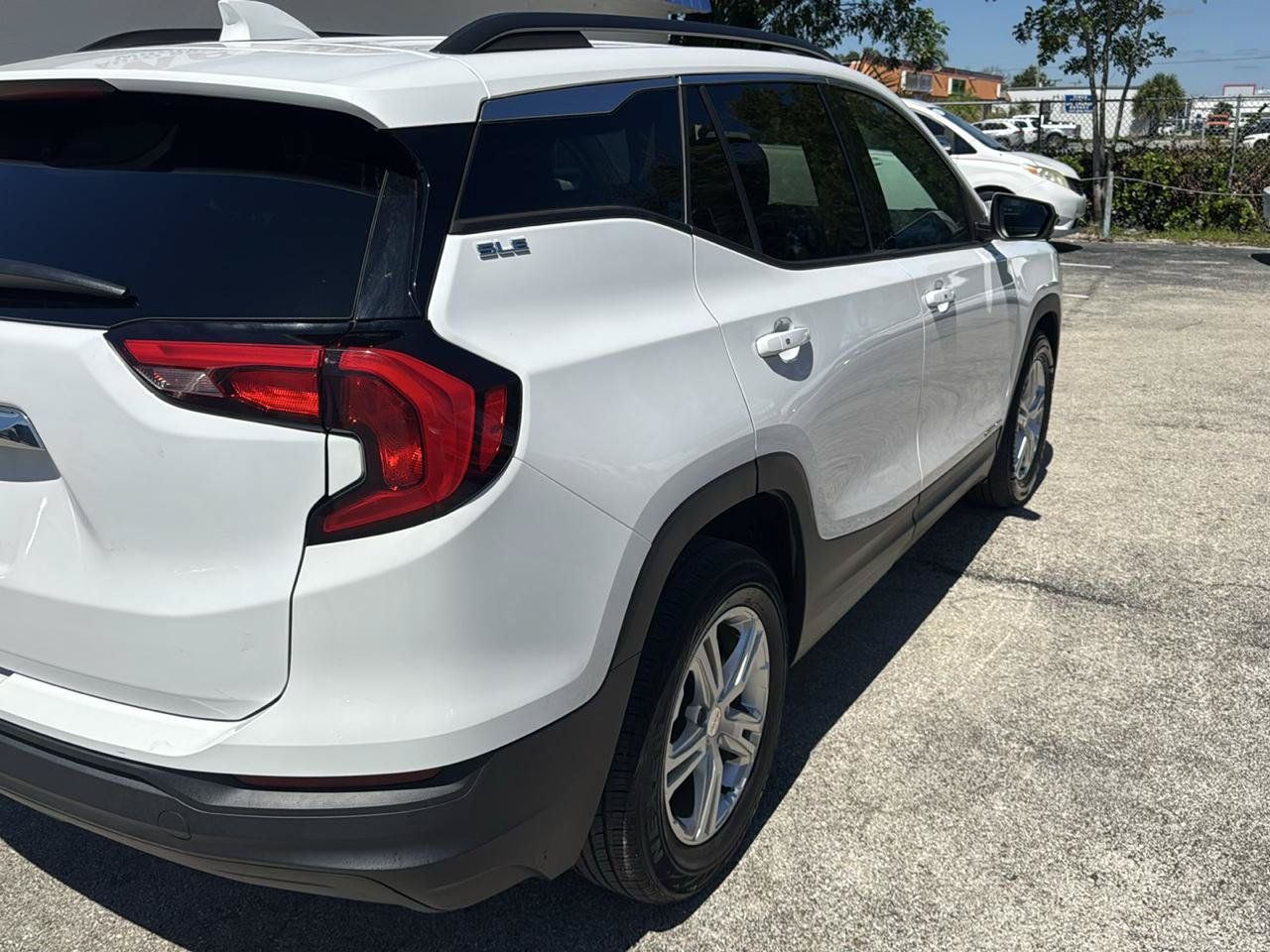 Used 2019 GMC Terrain SLE w/ Driver Convenience Package FWD image 7