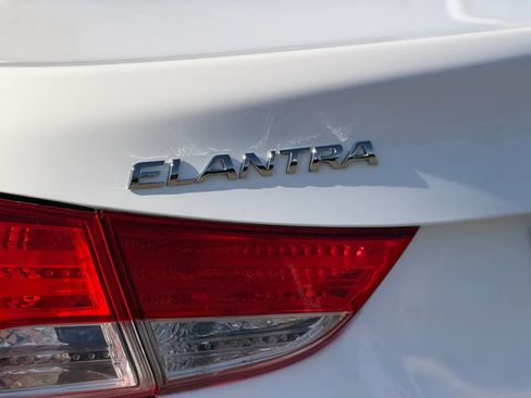 Used 2013 Hyundai Elantra GLS w/ Preferred Pkg FWD image 11