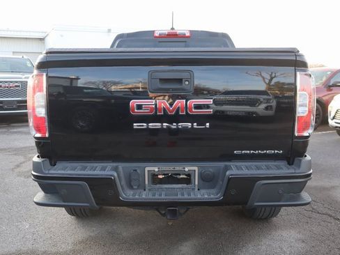 Used 2022 GMC Canyon Denali image 5