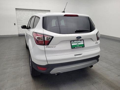 Used 2017 Ford Escape SE image 6