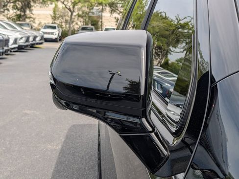 Used 2026 Cadillac Escalade ESV Platinum Sport w/ LPO, ONYX Package AWD/4WD image 12