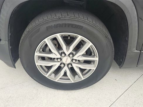 Used 2017 GMC Acadia SLE image 29