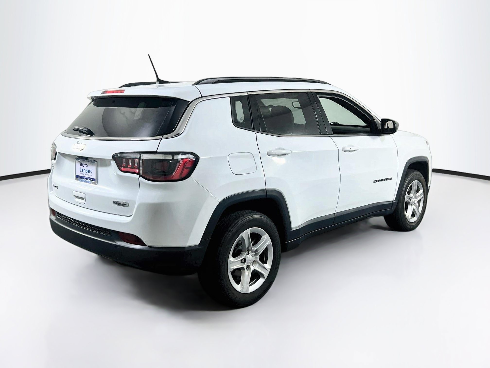 Used 2023 Jeep Compass Latitude AWD/4WD image 5