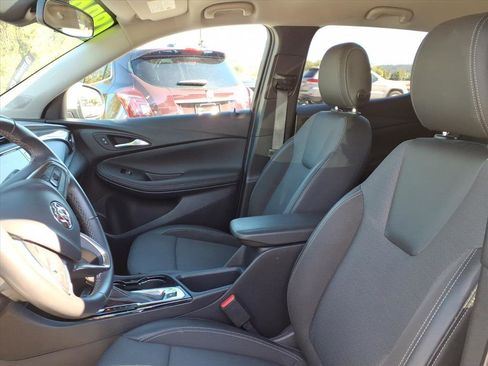 Used 2022 Buick Encore GX Preferred w/ Cold Weather Comfort Package image 14
