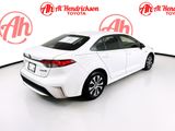 Used 2020 Toyota Corolla LE image 3
