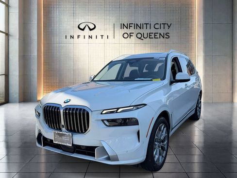 Used 2024 BMW X7 xDrive40i w/ Premium Package AWD/4WD image 4