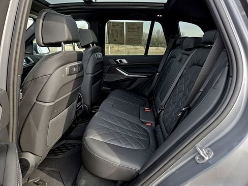 Used 2025 BMW X5 xDrive40i w/ Climate Comfort Package image 11