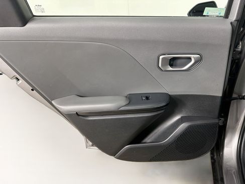 Used 2025 Kia K4 FWD image 25