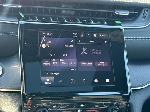 New 2025 Jeep Grand Cherokee Altitude image 16