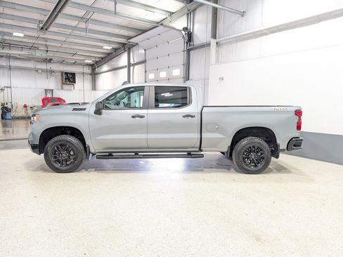 Used 2024 Chevrolet Silverado 1500 LT Trail Boss w/ Convenience Package II AWD/4WD image 6