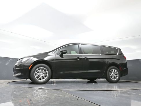 New 2026 Chrysler Voyager LX image 40