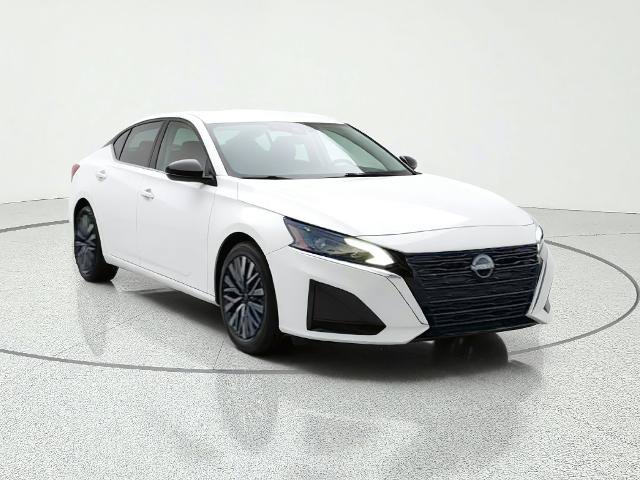 Used 2025 Nissan Altima 2.5 SV FWD image 1