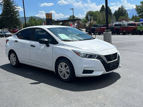 Used 2020 Nissan Versa S FWD image 3