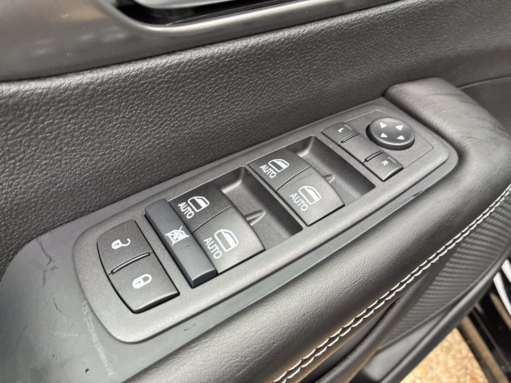 New 2026 Chrysler Pacifica Select AWD/4WD image 12