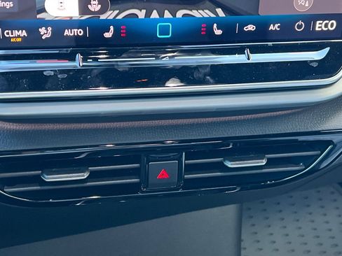 New 2025 Volkswagen ID.4 Pro image 21